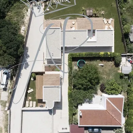 Perfektes In Mit Privatem Pool By Interhome