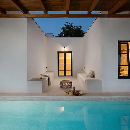 Perfektes In Mit Privatem Pool By Interhome Vakantiehuis Bale
