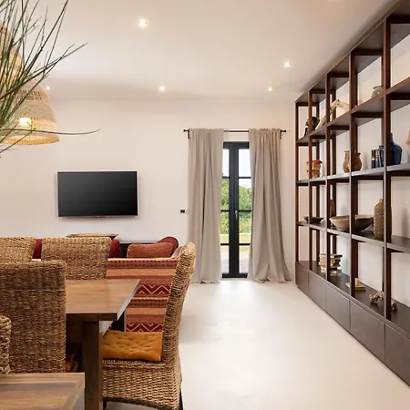 Perfektes In Mit Privatem Pool By Interhome Сasa de vacaciones *
