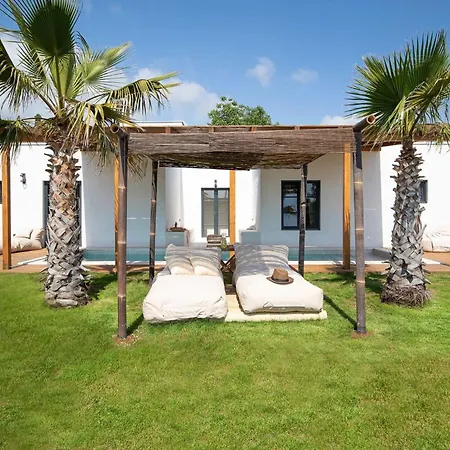 Perfektes In Mit Privatem Pool By Interhome